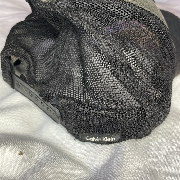 Calvin Klein Men’s Black and Grey Truckers cap Hat - Picture 2 of 4